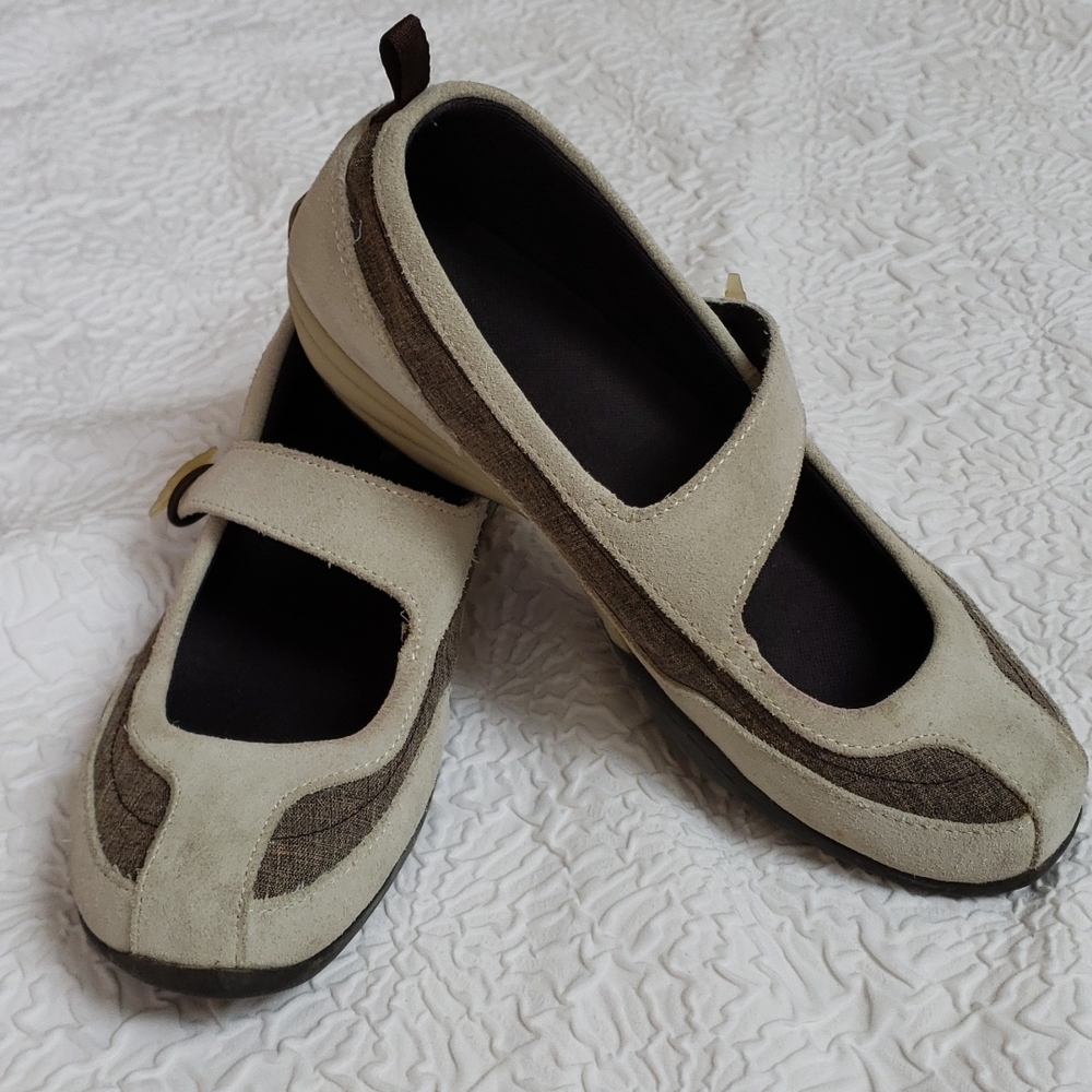 Land’s End NatureTex 70  Natural Canvas NUBUCK Shoes With Strap Size 9